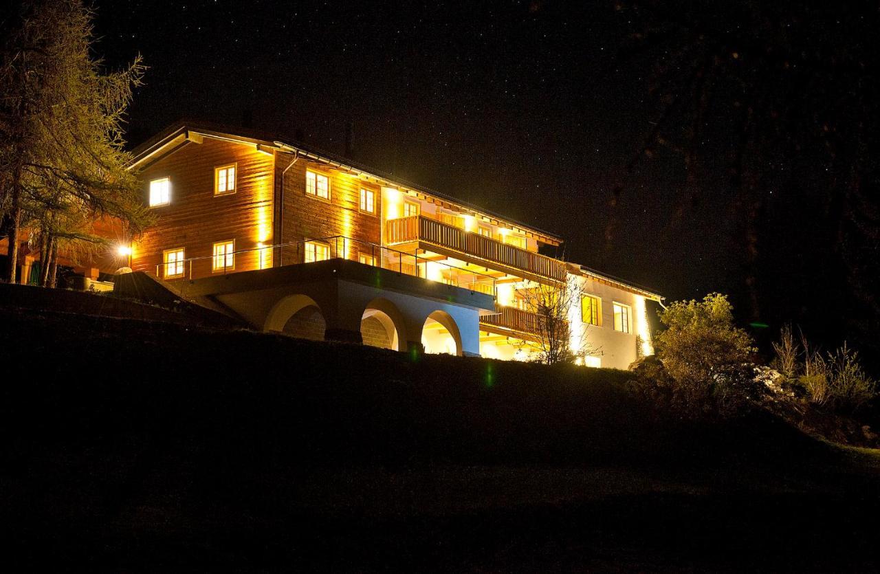 Chasa Al Battaporta Hotel Tschierv ภายนอก รูปภาพ